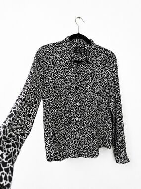 Vintage 90's Spenser Jeremy 100% Silk Animal Print Button Front Blouse PM Black